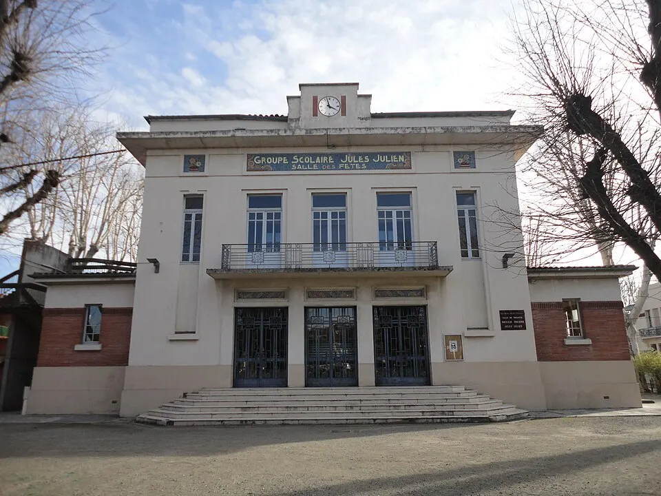 Façade du théâtre Jules-Julien à Toulouse.